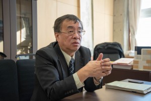 町に小中学校は１つだけ。校長先生に田舎での教育について聞いてみた