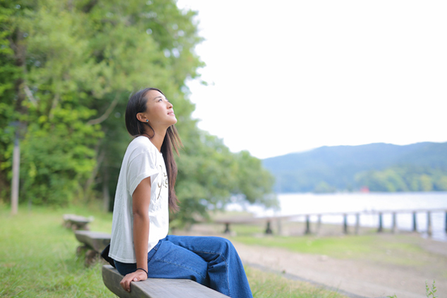 プロスノーボーダー鬼頭春菜さんの自然の中で過ごすシンプル＆リラックスなライフスタイル