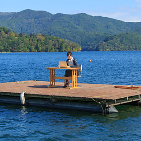 長野県信濃町にある野尻湖で仕事をしている編集者