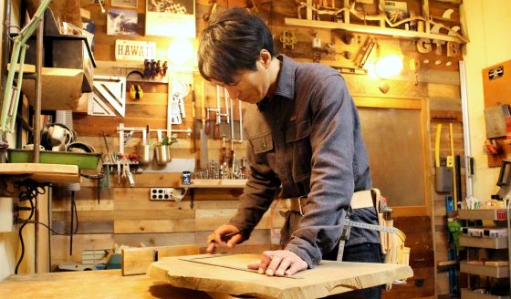 廃材を再利用して建物をリノベーション Good Time Build 林さんが実現した 仕事も遊びも楽しむ田舎暮らし ありえない いなかまち 長野県信濃町の移住者支援サイト