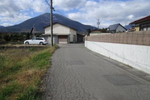 北側全面道路４．８ｍ～５．５ｍ　公道