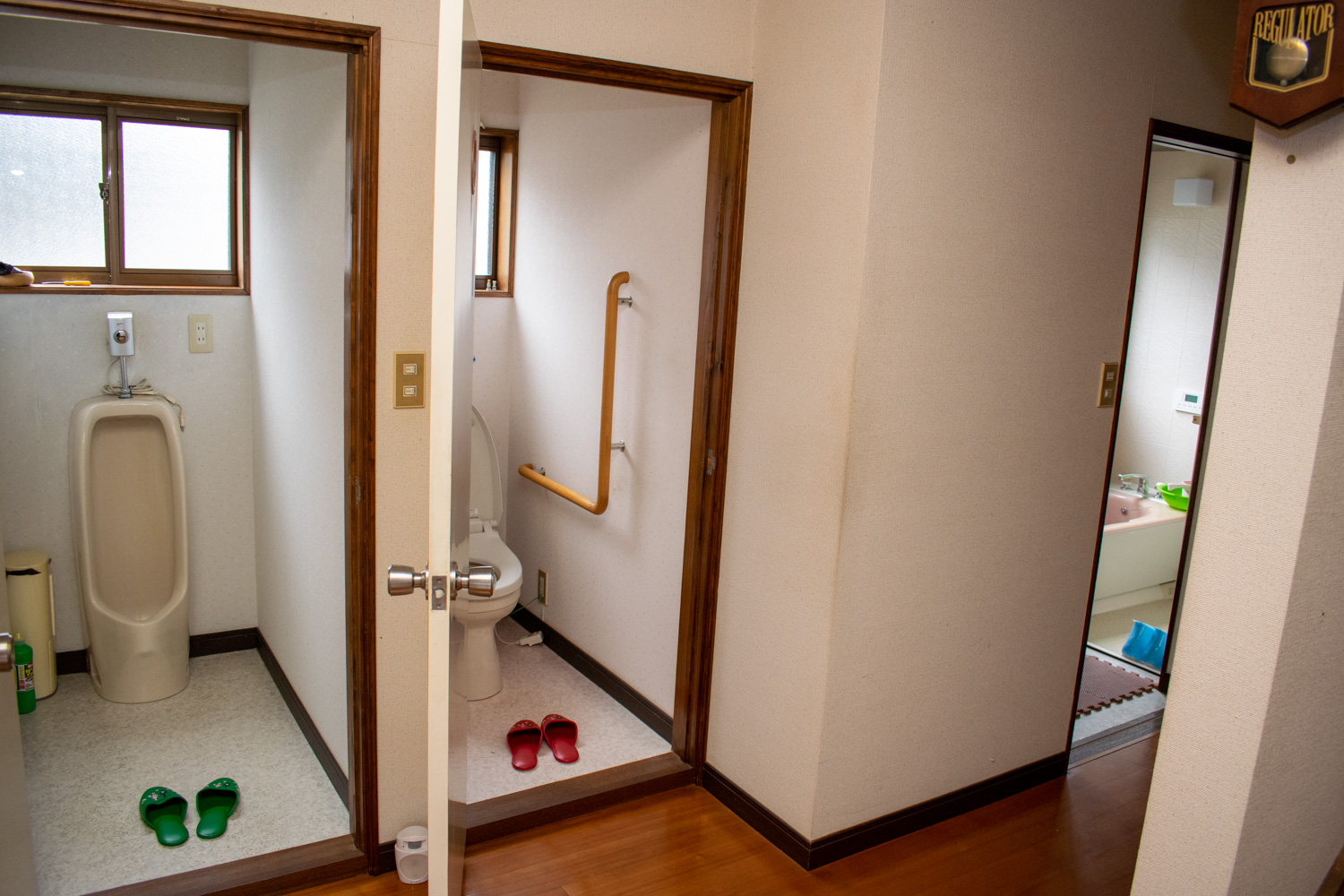 トイレ前廊下