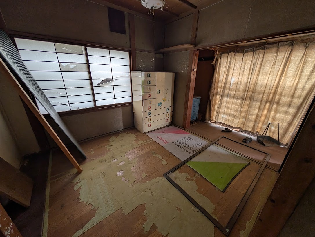 玄関横和室